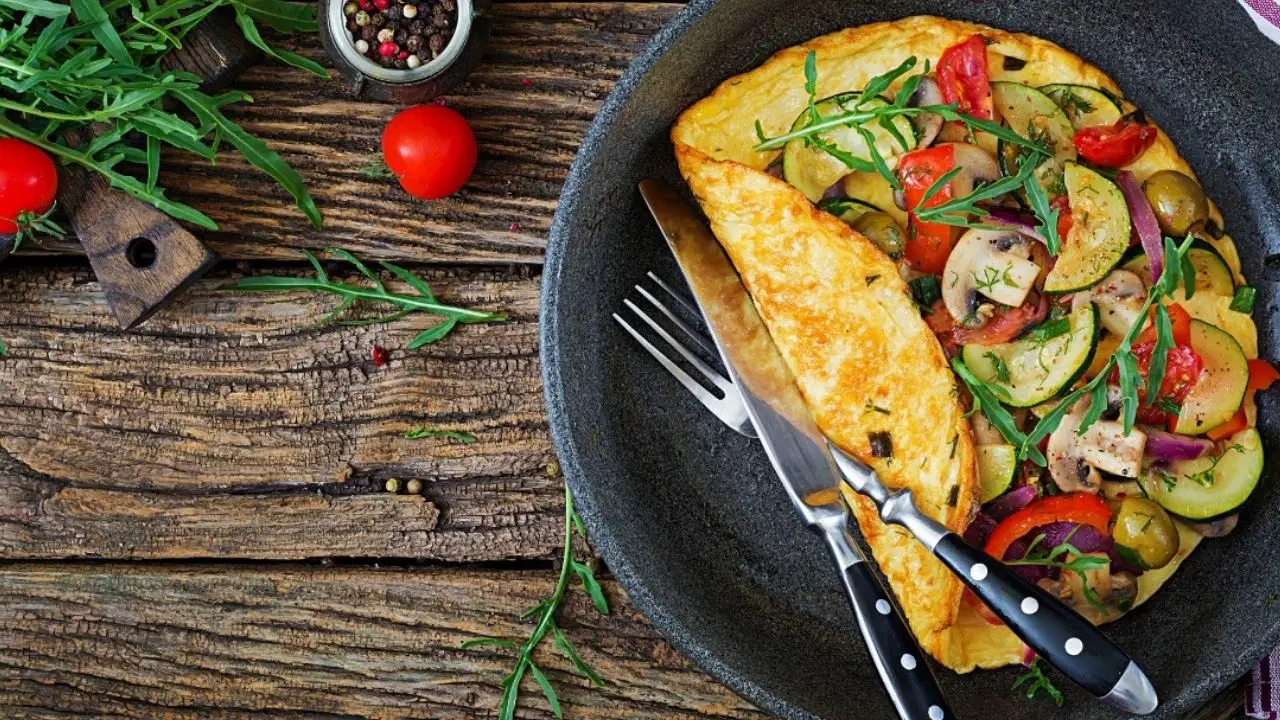  Dakikalar içinde hazır: Kabaklı omlet tarifi