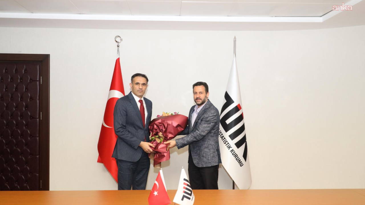 TÜİK'te sandalyesiz devir teslim töreni: Mehmet Arabacı, görevi devraldı