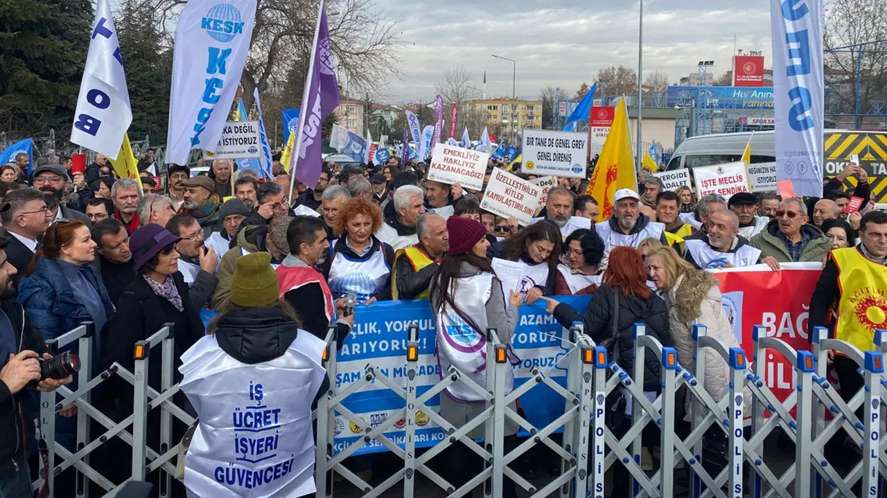 'Finansal piyasaların Susurluk'u...' KESK'ten 'fon krizi' için çağrı: 'Mal varlıklarına derhal el konulmalı!'