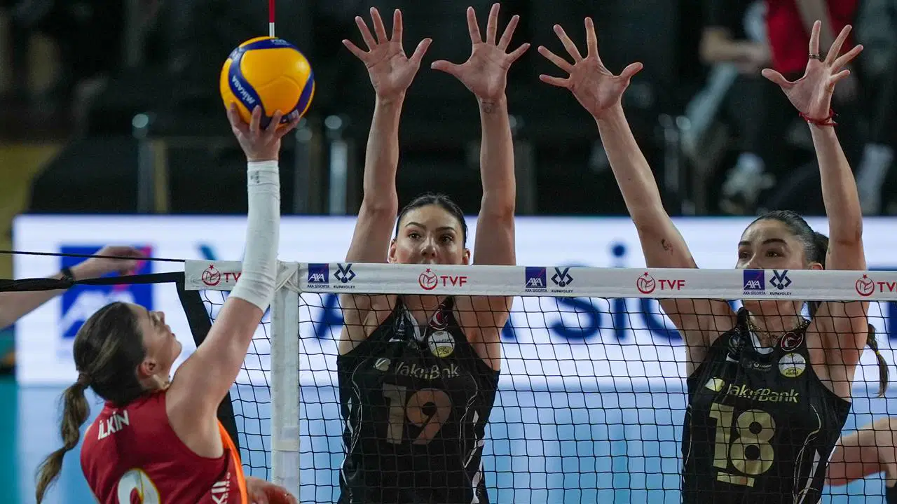 Galatasaray'a set vermedi: Kupa Voley'de ilk finalist VakıfBank!