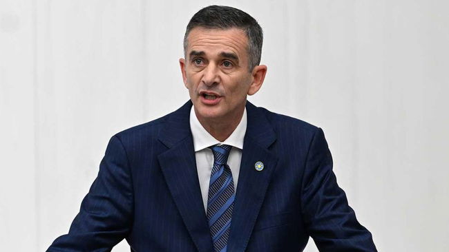 AKP'ye katılacağı iddia edilmişti...