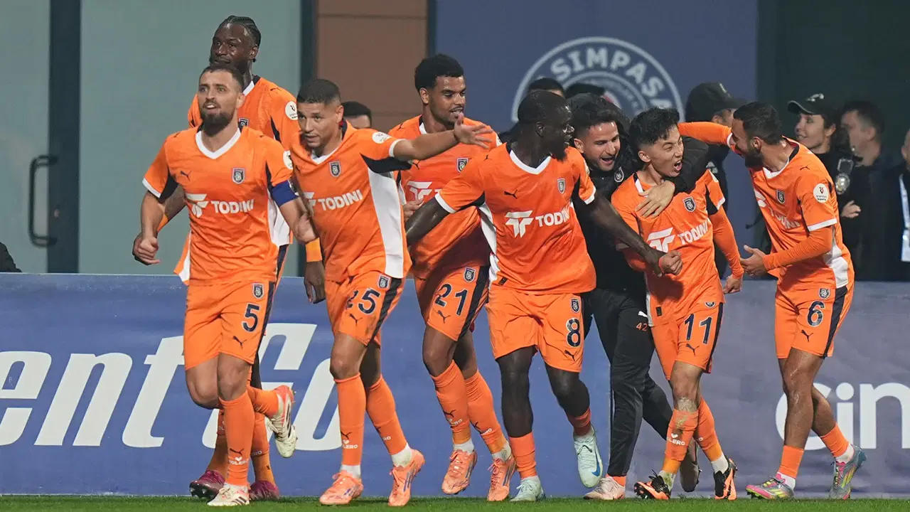 Başakşehir, ligde iki maç sonra kazandı!