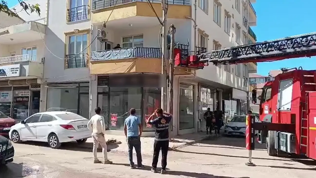 Yalnız yaşayan öğretmen evinde ölü bulundu