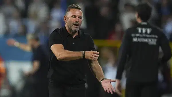 Okan Buruk, hakem kararlarına tepki gösterdi: 'Çok basit penaltı'