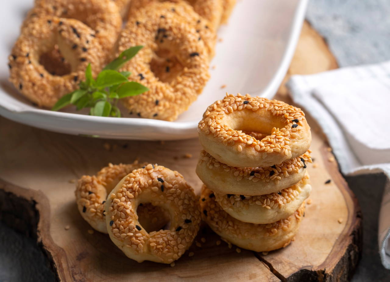 Ağızda dağılan kıyır kıyır lezzet: Kandil simidi tarifi