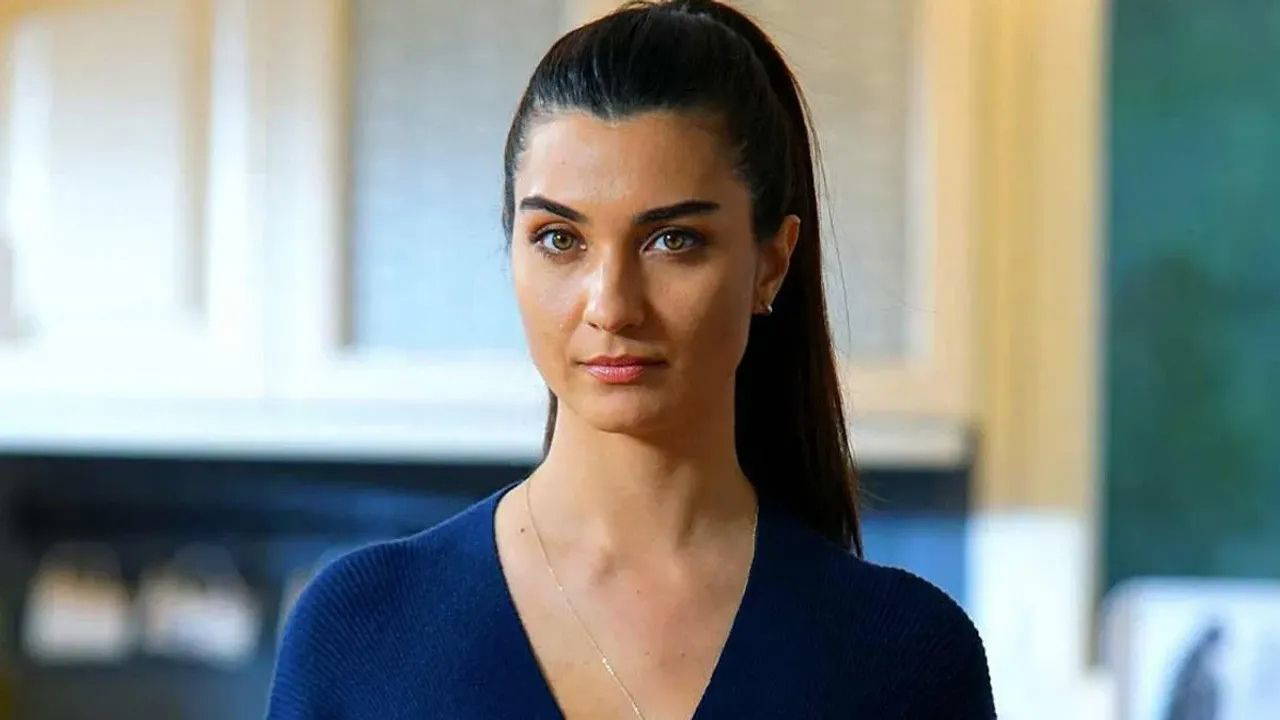 Tuba Büyüküstün, direk dansçısını canlandıracak