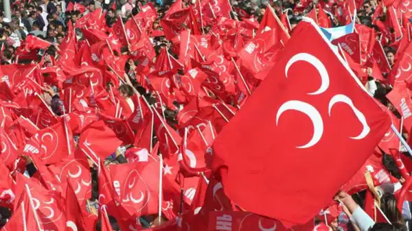 MHP'de taciz iddiasının yarattığı kriz büyüyor... 6 isim istifa etti!