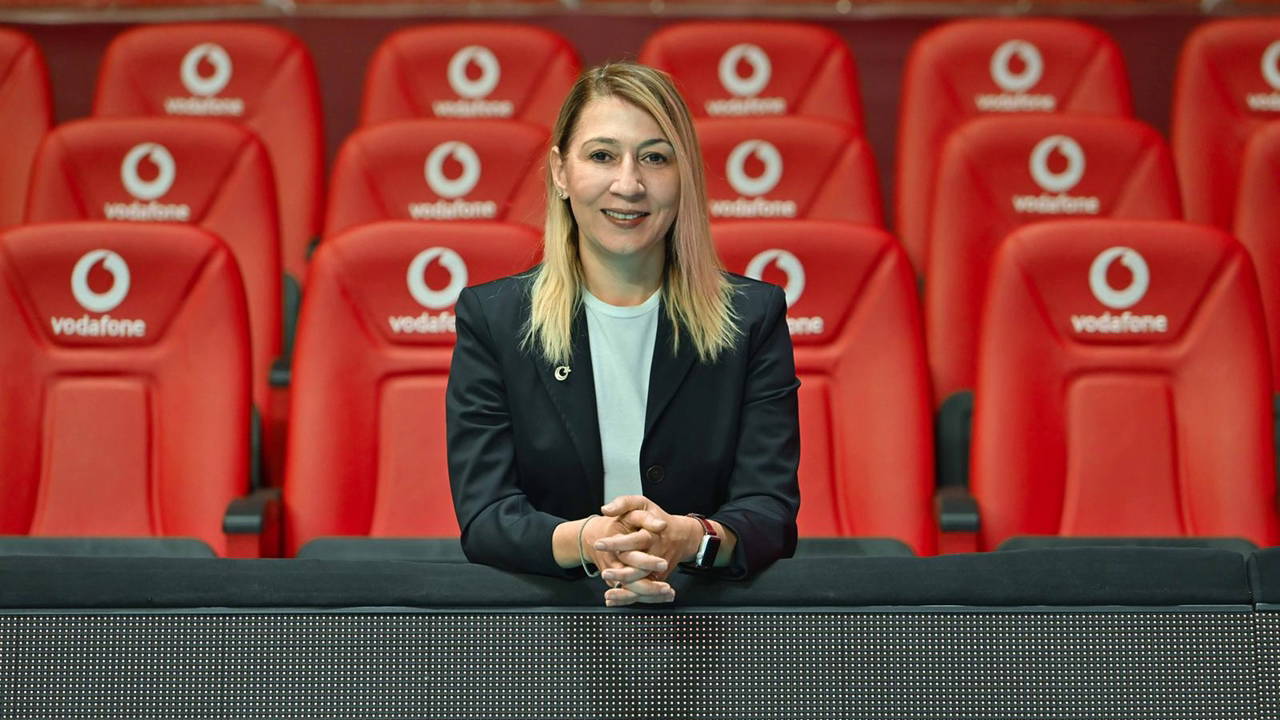 Vodafone kadın voleybolunun yanında 