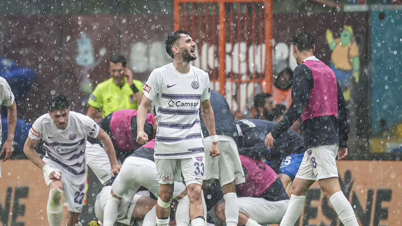 Nesine 2. Lig'e yükselen bir takım daha belli oldu