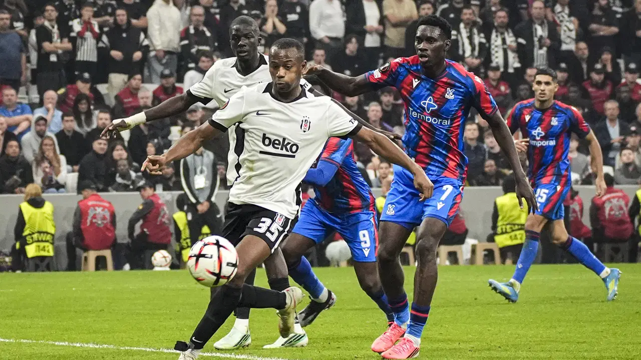 Spor yazarları Beşiktaş - Crystal Palace maçını değerlendirdi: 'Italiano'nun harakiri yaptığı maçta 1 puan altındır'