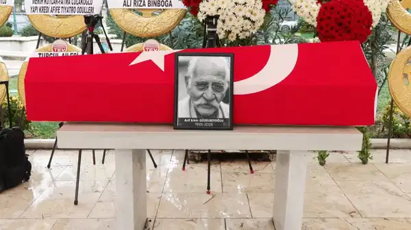 Yabancı Damat'ın 'Memik Dede'si Arif Erkin Güzelbeyoğlu son yolculuğuna uğurlandı!