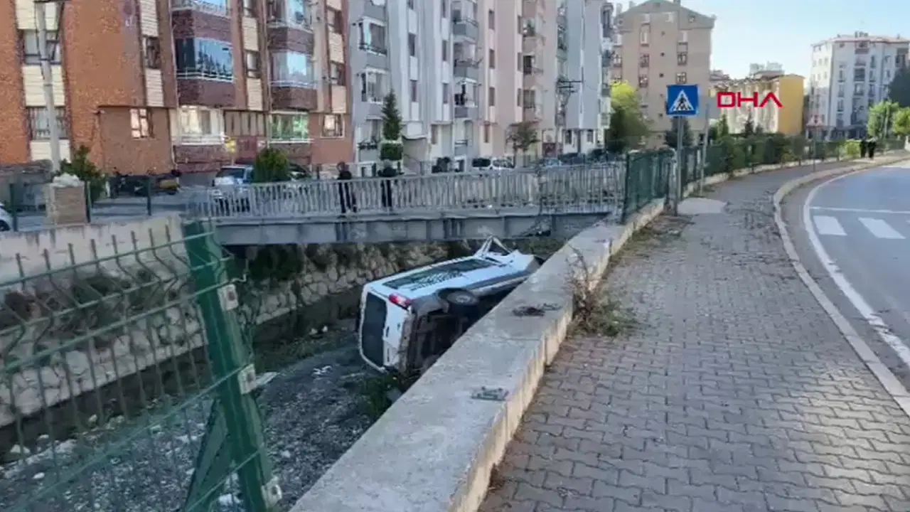 Diyaliz hastalarını taşıyan servis aracı çaya uçtu: 5 yaralı