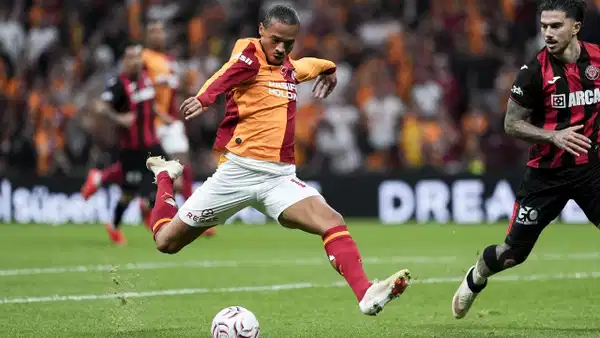 Nihat Kahveci'den Galatasaray yönetimine tepki: 'Taraftarı duymuyorlar mı?'