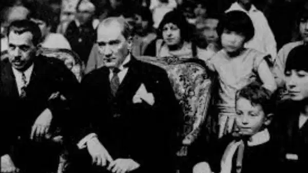 Geleceğin ışığına miras: Atatürk'ün çocuklar ile ilgili sözleri...