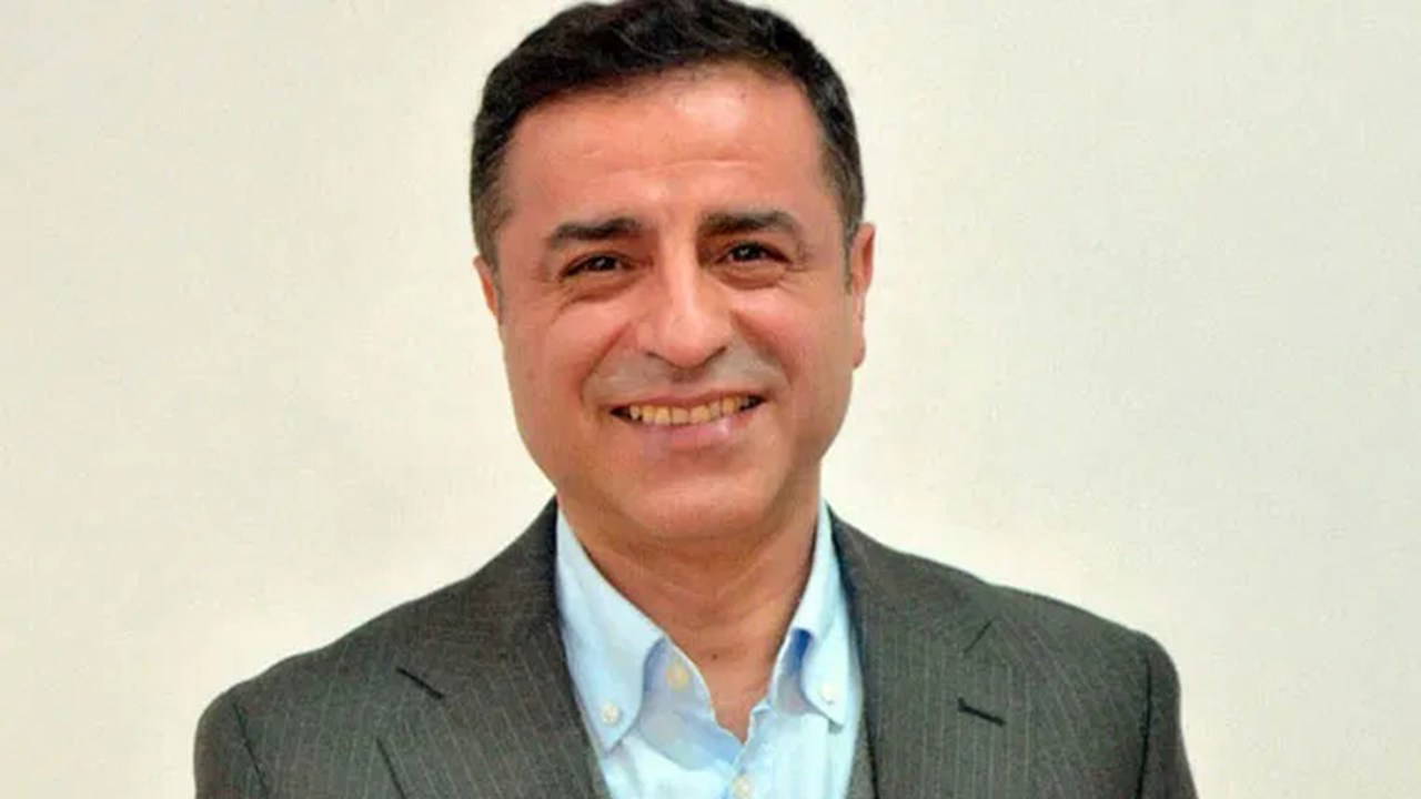 Selahattin Demirtaş'tan PKK'nin feshi üzerine açıklama: 'Büyük bir adım olarak coşkuyla karşılıyoruz'