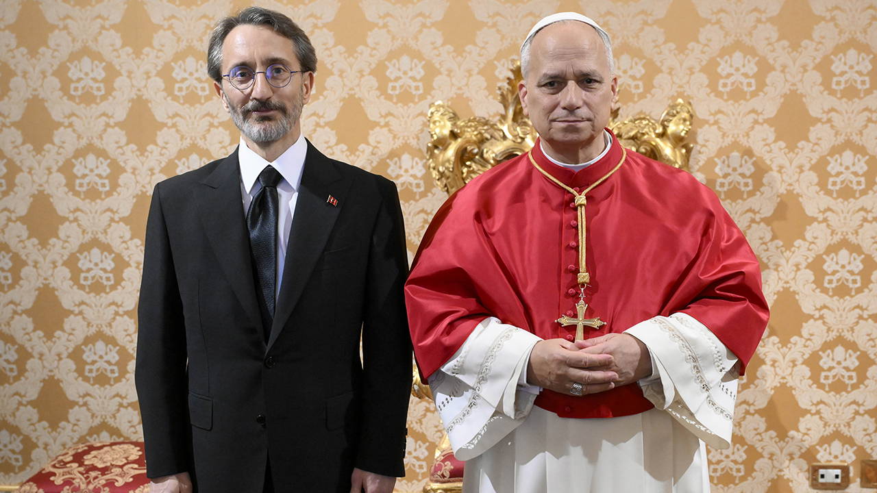 Fahrettin Altun, Papa'ya güven mektubu sundu