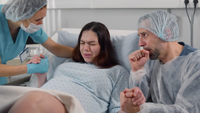 Kadınlar neden sırtüstü yatarak doğum yapmaya başladı?