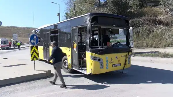 Sultangazi'de İETT otobüsü duvara çarptı: Yaralılar var 