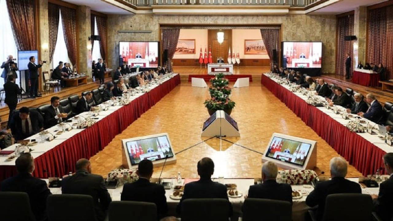 Çözüm Komisyonu’nda ‘terörü muhatap alma’ ısrarı