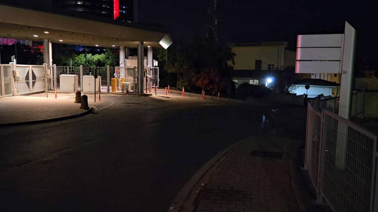 Güvenlik görevlisinin silahı ateş aldı: 2 yaralı!