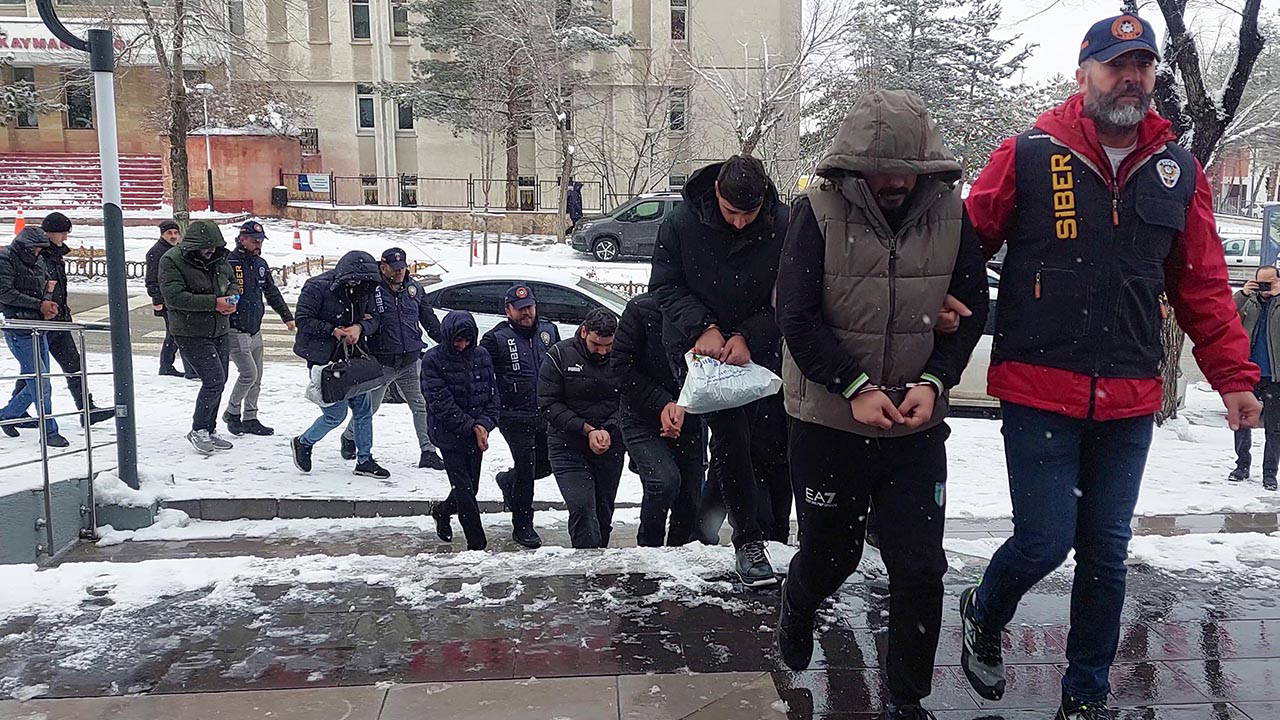 Erzurum merkezli 29 ilde siber dolandırıcılık operasyonu: 68 gözaltı