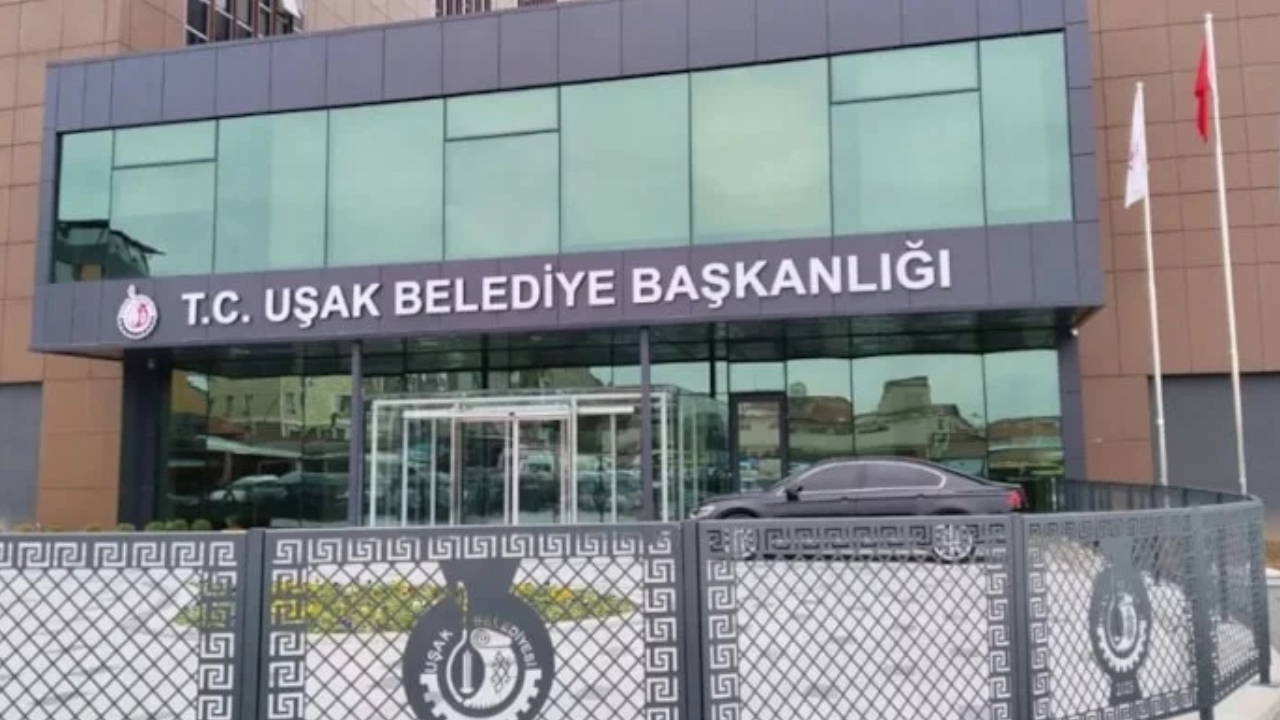 Son Dakika... Uşak Belediyesi'ne ikinci dalga operasyon: 25 kişi gözaltına alındı!