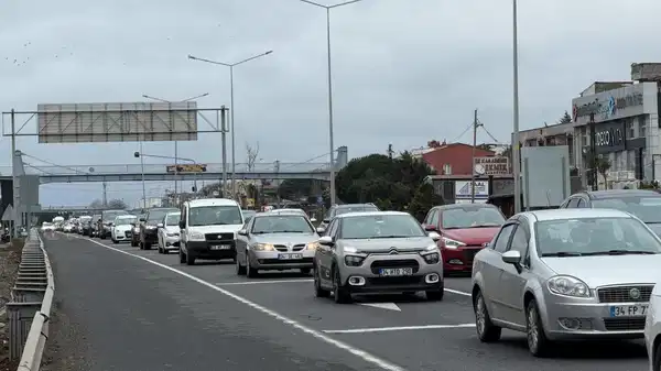 İstanbul karayolunda araç yoğunluğu: Ağır vasıtalara kısıtlama getirildi!