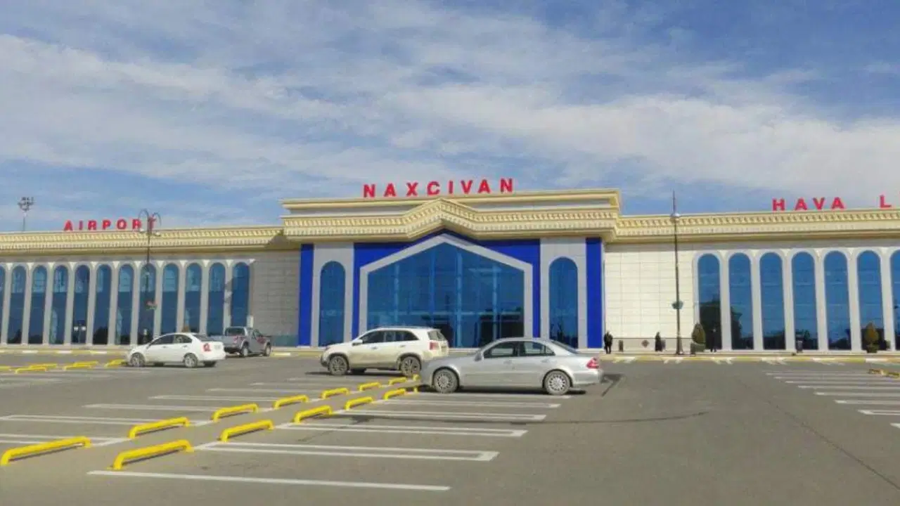 Nahçıvan havalimanı yeniden uçuşlara açıldı
