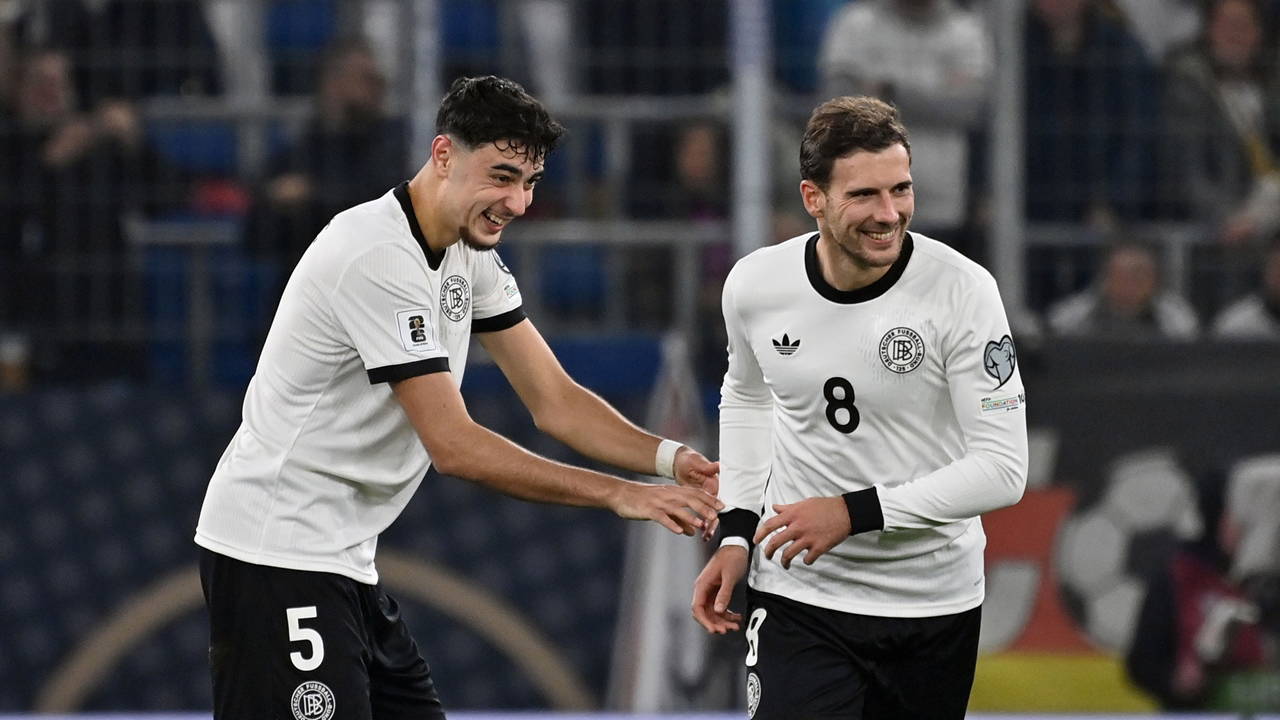 Bayern Münih ocak ayında görüşmelere açık: Domenico Tedesco orta sahaya eski öğrencisini istiyor!