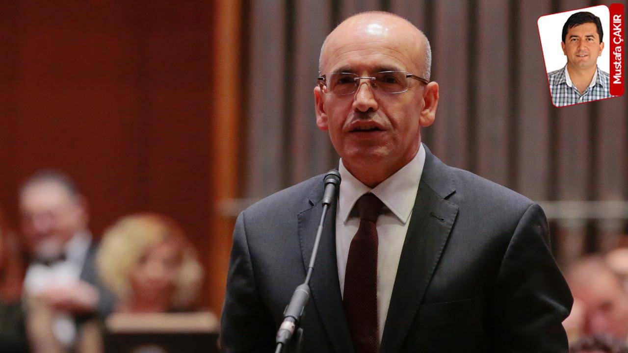 Bütçeden iki ayda faize giden kaynak 640 milyar lirayı aşarken, Hazine ve Maliye Bakanı Şimşek ocak ayındaki devasa artışa yanıt verdi: Aylığa değil yıllığa bakın!