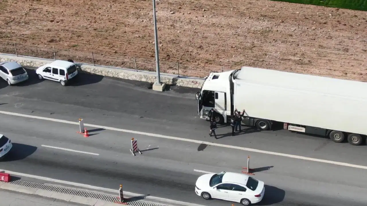Sevkiyat yapılacağı bilgisi alındı, operasyon düzenlendi: 240 kg skunk yakalandı!