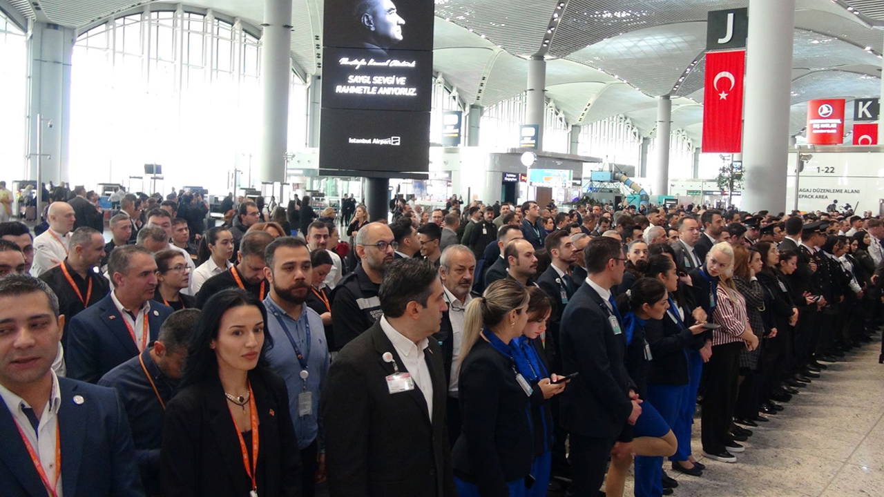İstanbul Havalimanı'nda 09.05'te Ata'ya saygı töreni
