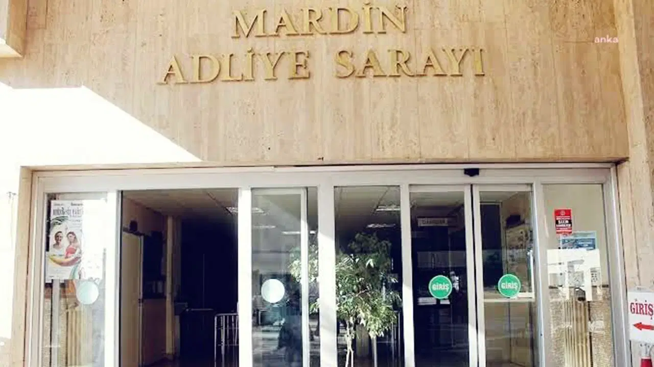 Mardin'de Sosyal Yardımlaşma ve Dayanışma Vakfı Müdürü 'sahte diploma' iddiasıyla gözaltına alındı
