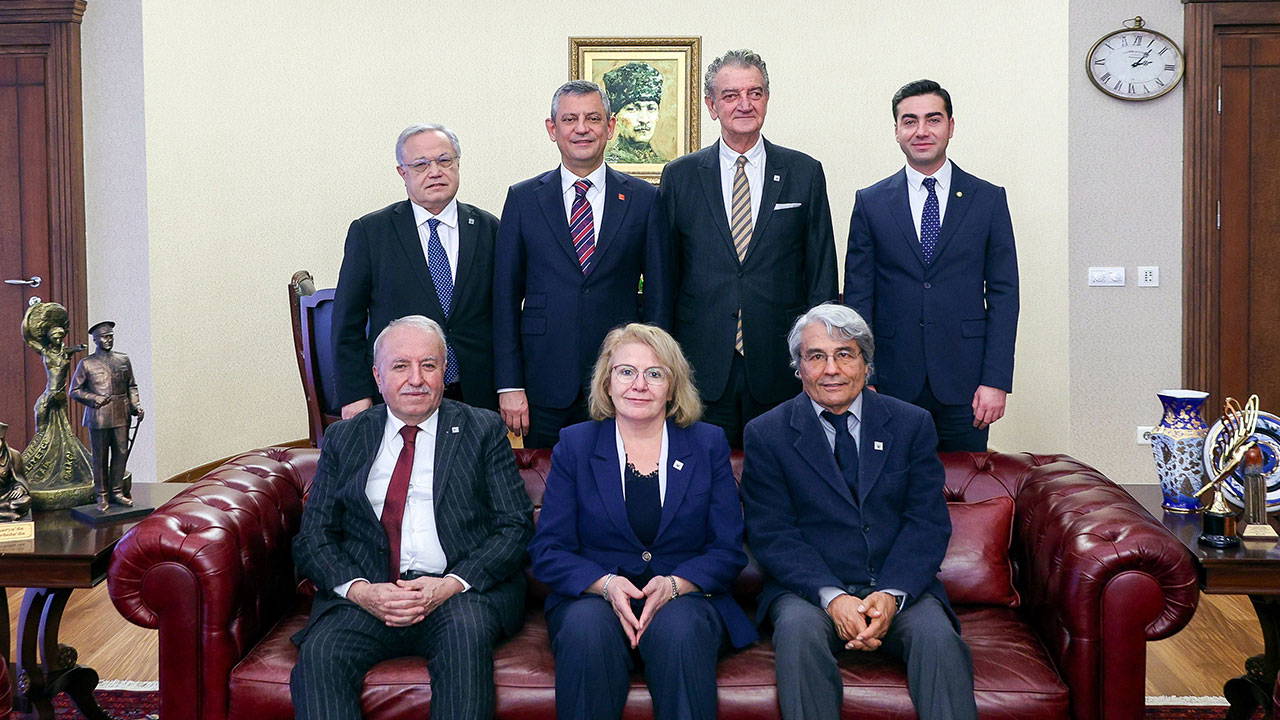 CHP Genel Başkanı Özel, ADD Genel Başkanı Bozkurt ile bir araya geldi