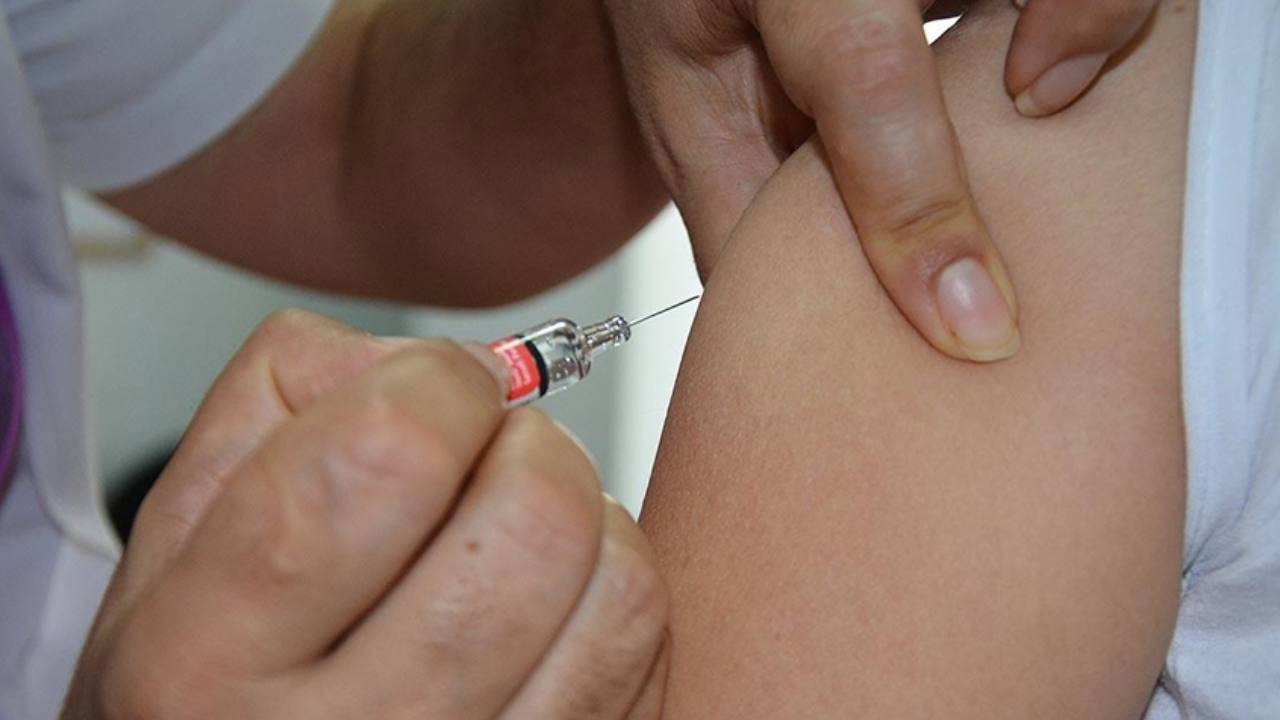 Uzmanlardan kritik uyarı: 'Grip aşısı'nı kimler yaptırmalı?