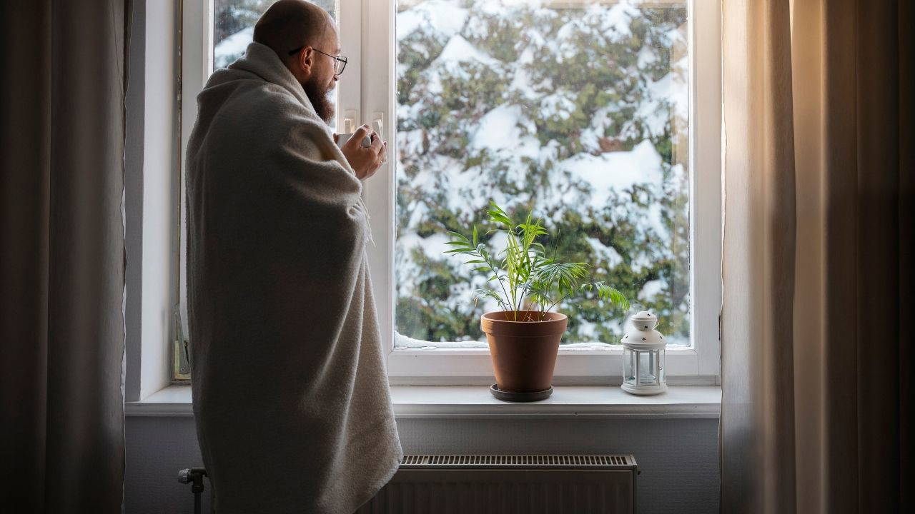Kışın pencere açmak ısı kaybı değil... Uzmanlar 'şok havalandırma' yöntemini öneriyor!