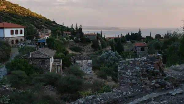Eski Doğanbey’de Bir Avlu, Bir Anı, Bir Sanat Buluşması