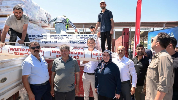 Üreticiye destek, yollara konfor, muhtarlarla ortak akıl