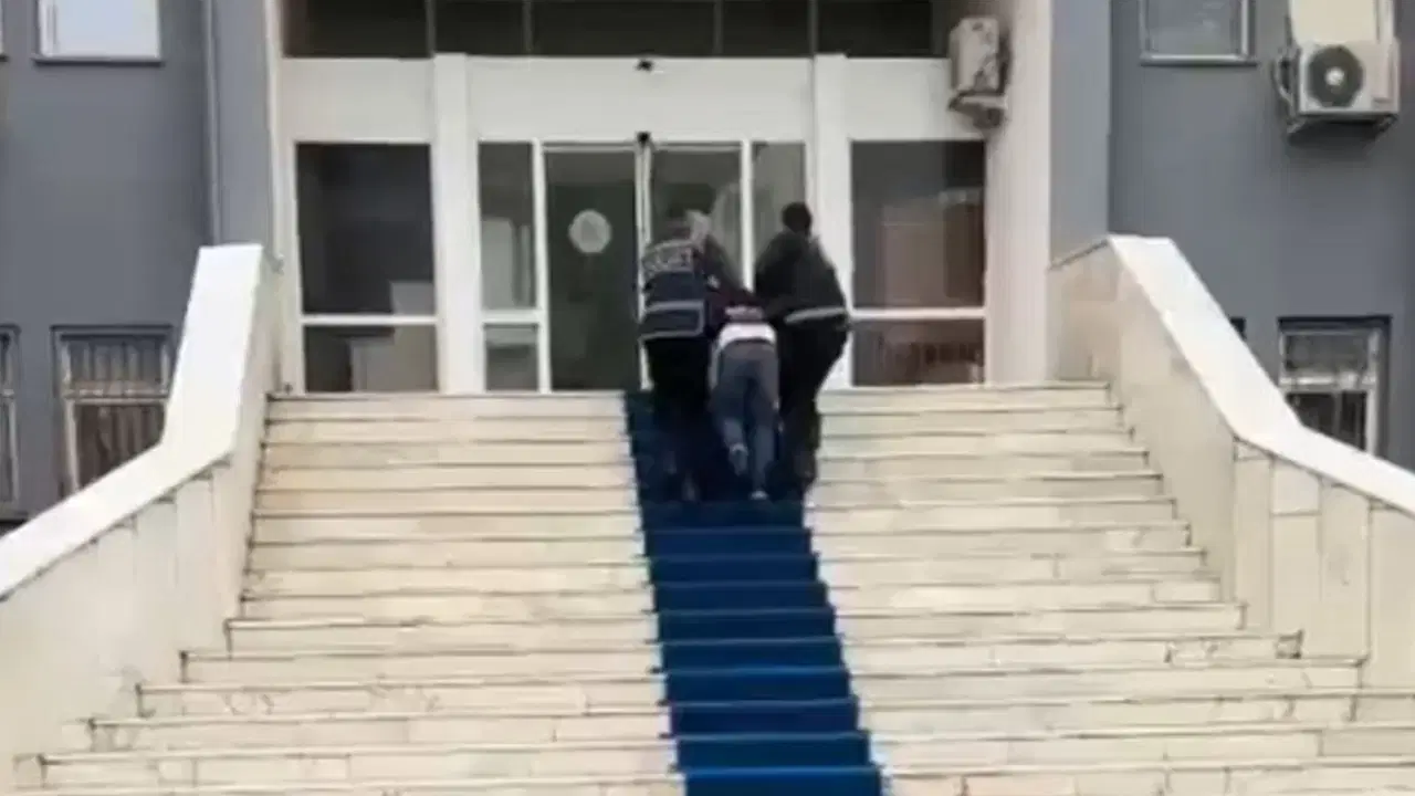 'Birini bıçaklamam lazım' diyerek evden çıktı: 16 yaşındaki kız çocuğunu bıçakladı