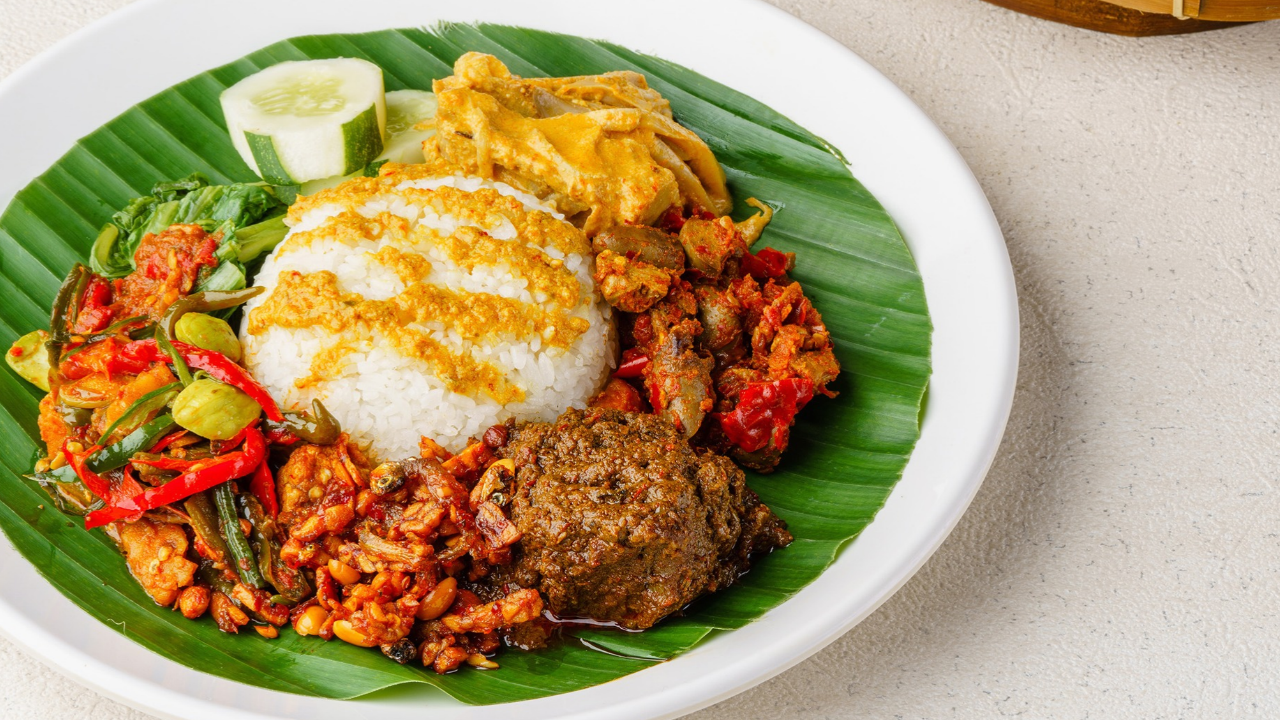 Endonezya'nın dünyaca ünlü lezzeti Nasi Rendang