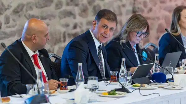 Cemil Tugay’dan turizm sektörüne destek ve iş birliği çağrısı