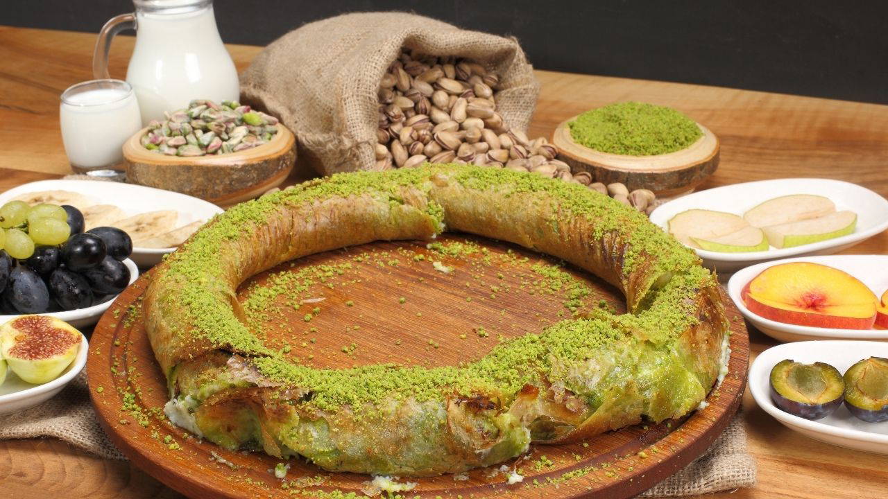 Kaymak ve Antep fıstığının efsane uyumu: MasterChef katmer tarifi