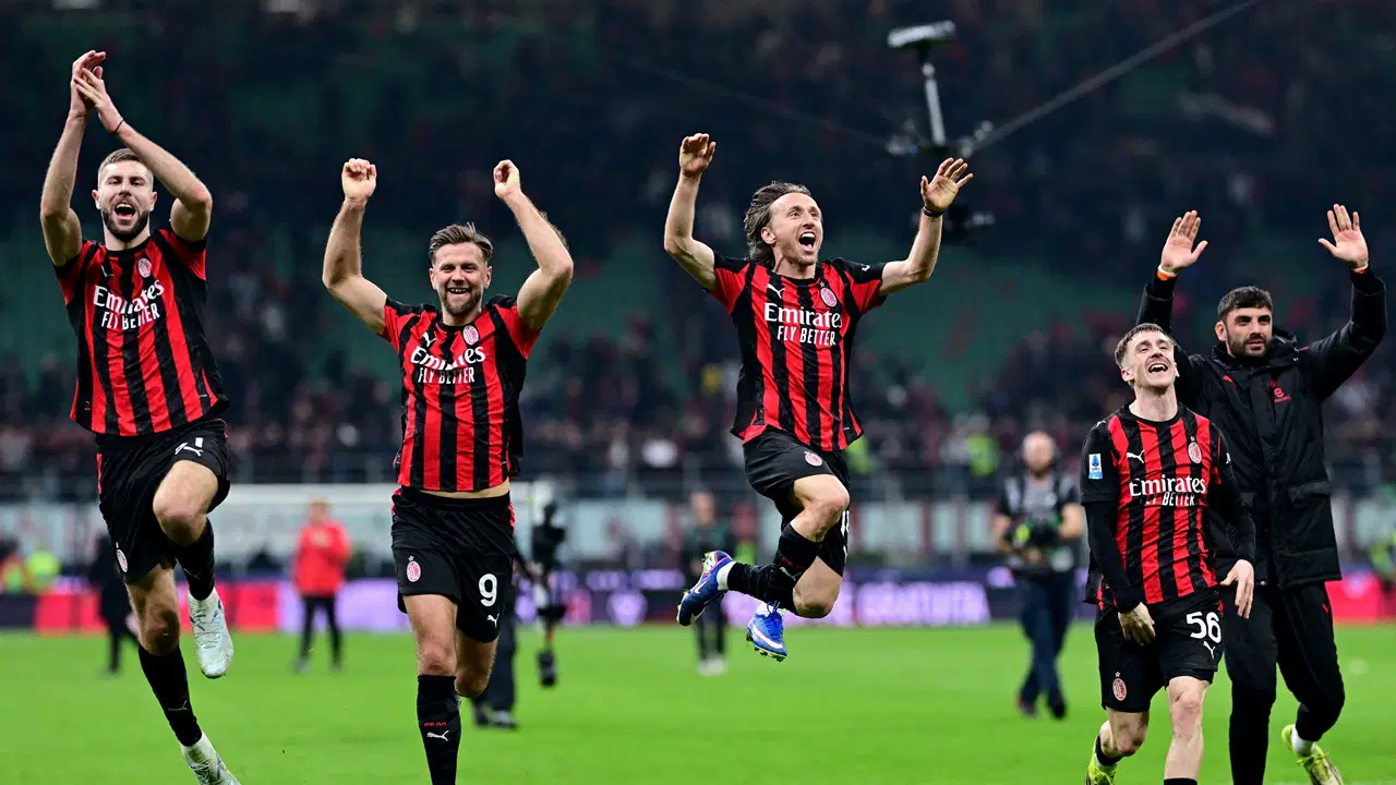 Milan, Inter'in serisini derbide bitirdi!