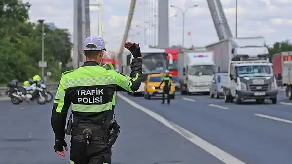 İstanbul'da yarın bazı yollar trafiğe kapatılacak!