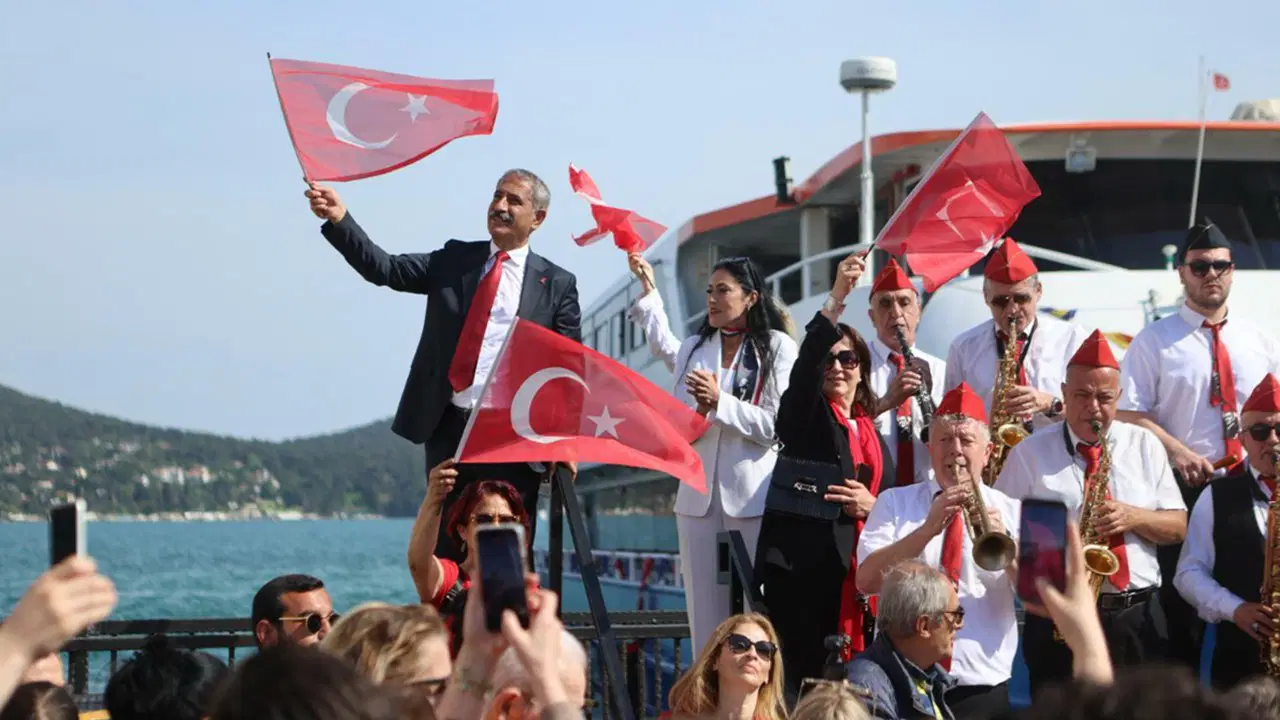Adalar’da 19 Mayıs coşkuyla kutlandı