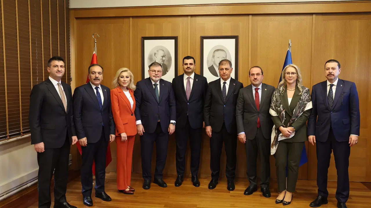 AKP'li vekil Tugay ziyaretinin perde arkasını aktardı: 'Cumhurbaşkanımızın özel bir talimatı var' dedi, Tugay'ın 'mest' olduğu anları anlattı