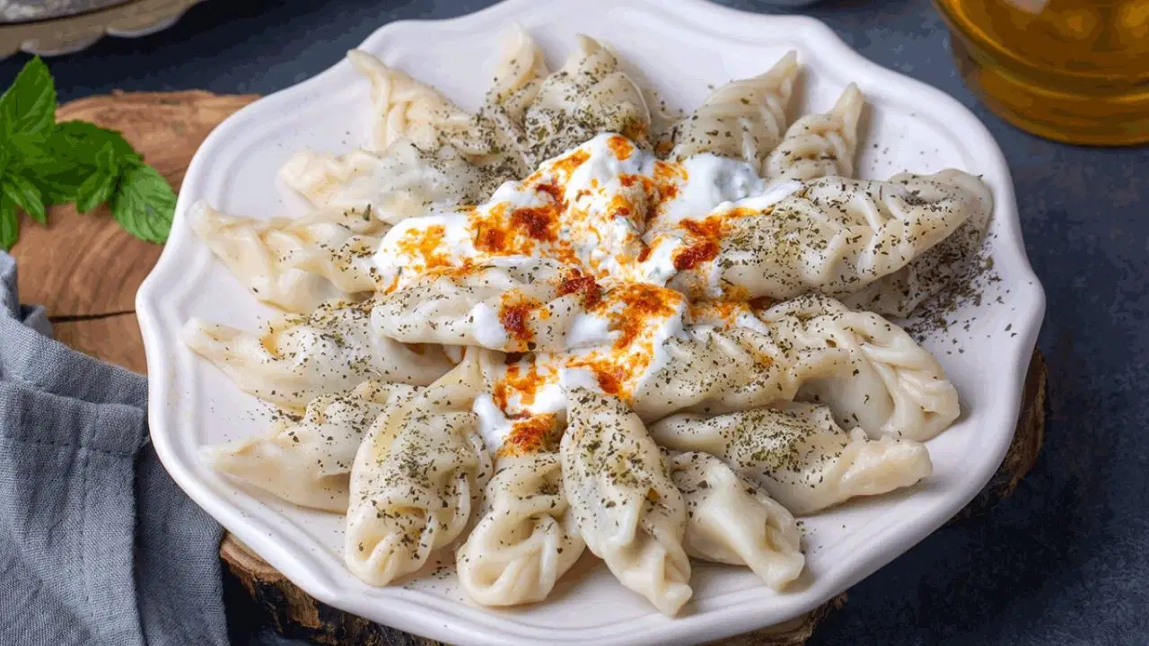 İftara özel Çerkes mantısı: Yoğurtlu ve cevizli sofra klasiği