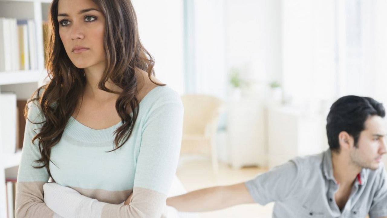 Kocasını içten içe çok kıskanan 3 kadın burcu: Bu burçlar sessiz sessiz kıskanır