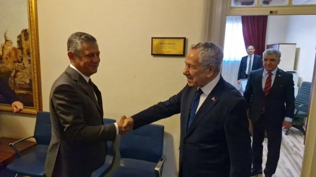 Özgür Özel'den Bülent Arınç'a ziyaret