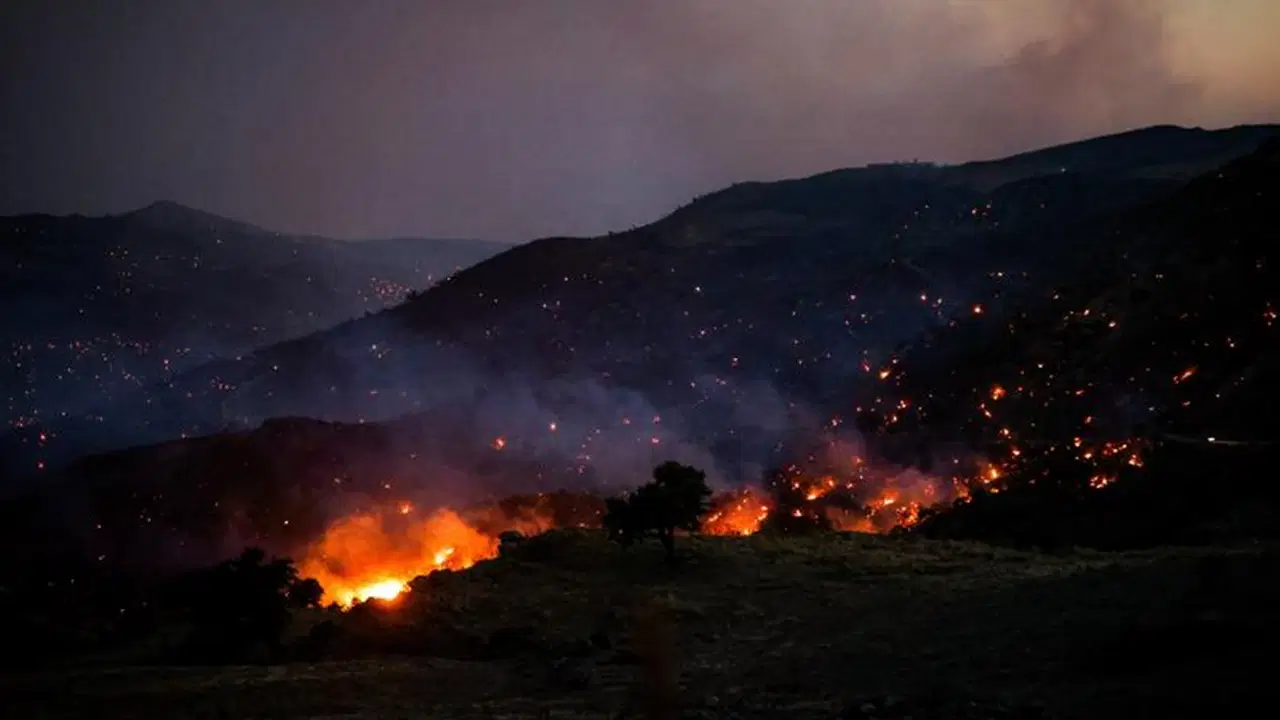 Yunanistan'daki yangınlarda 3 itfaiyeci hayatını kaybetti